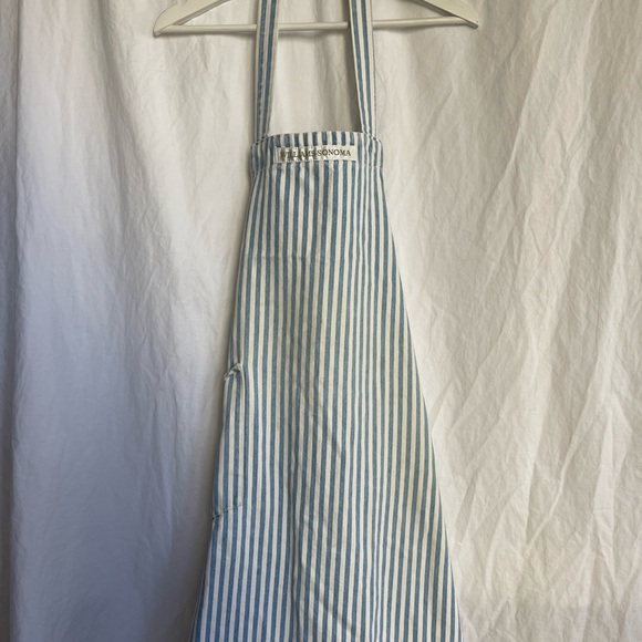 Williams Sonoma Classic Blue and White Apron - Picture 4 of 11